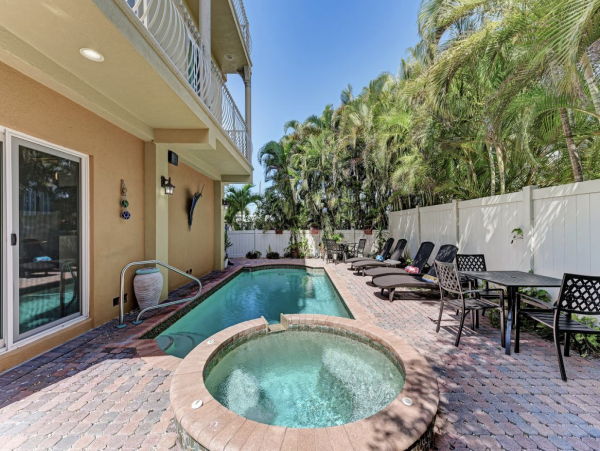 Luxury Anna Maria Island Vacation Home Sleeps 8